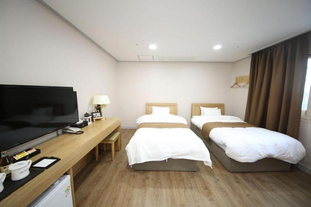 Hotel Aroha Jeju Seogwipo Ngoại thất bức ảnh